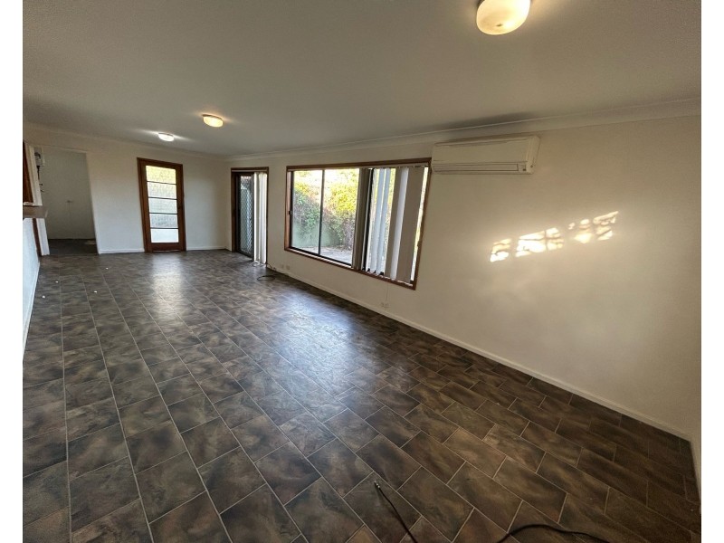 4 Vincent Ave, Liverpool NSW 2170