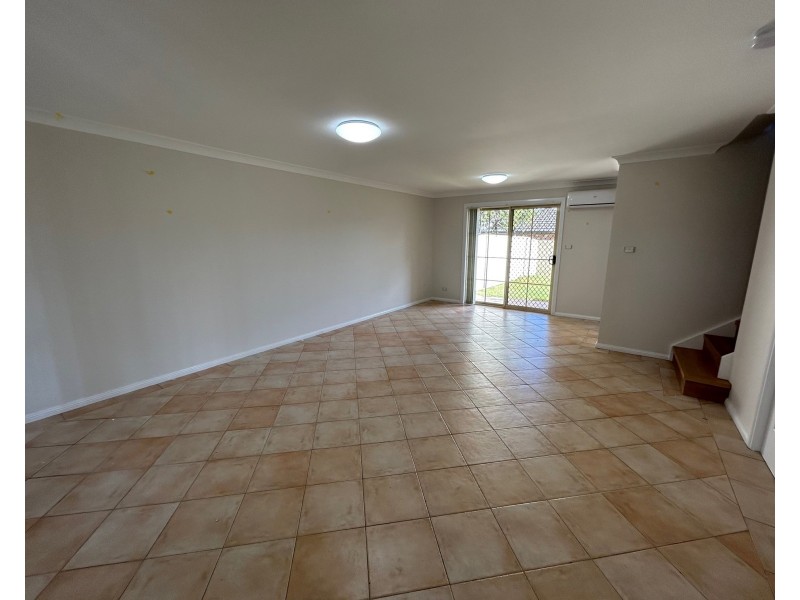 3/1 Lions Ave, Lurnea NSW 2170