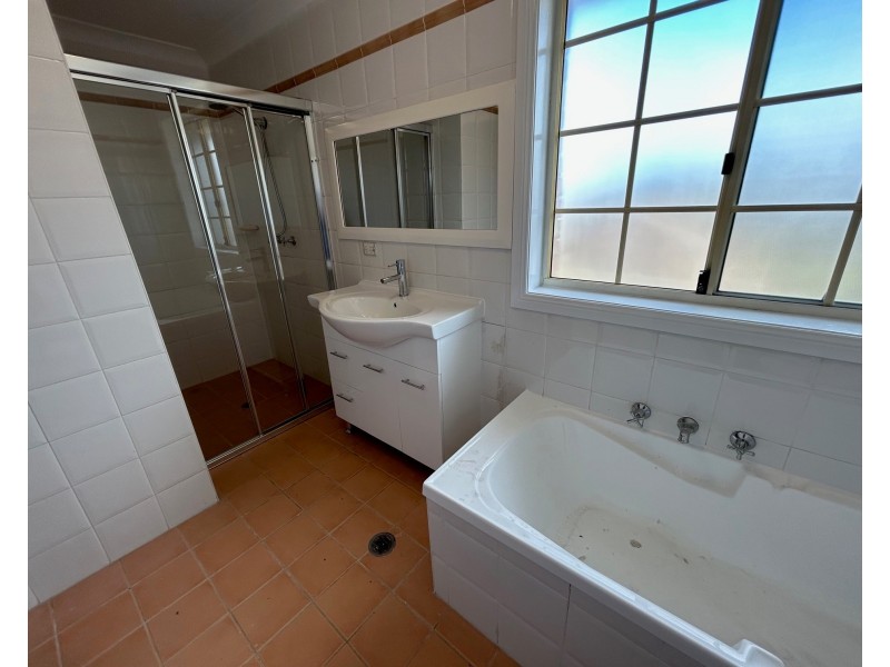 3/1 Lions Ave, Lurnea NSW 2170