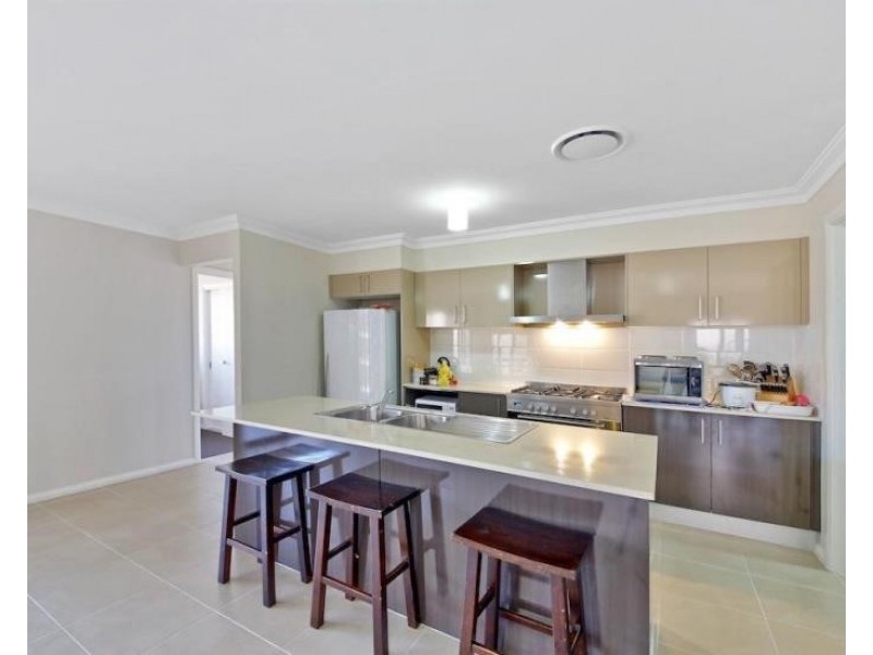 32 Pekin St, Spring Farm NSW 2570
