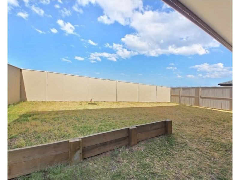 32 Pekin St, Spring Farm NSW 2570