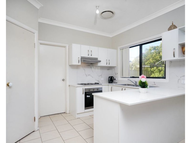 2A Rowe Avenue, Lurnea NSW 2170