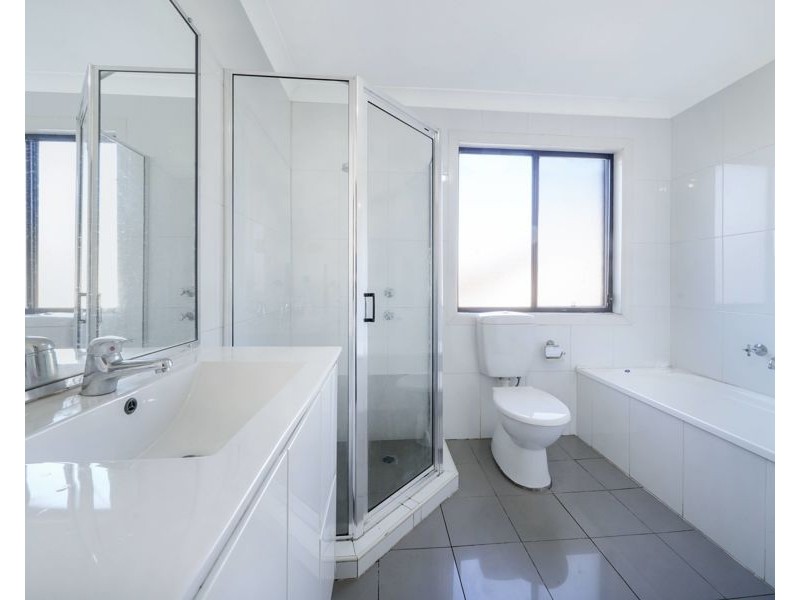 2A Rowe Avenue, Lurnea NSW 2170