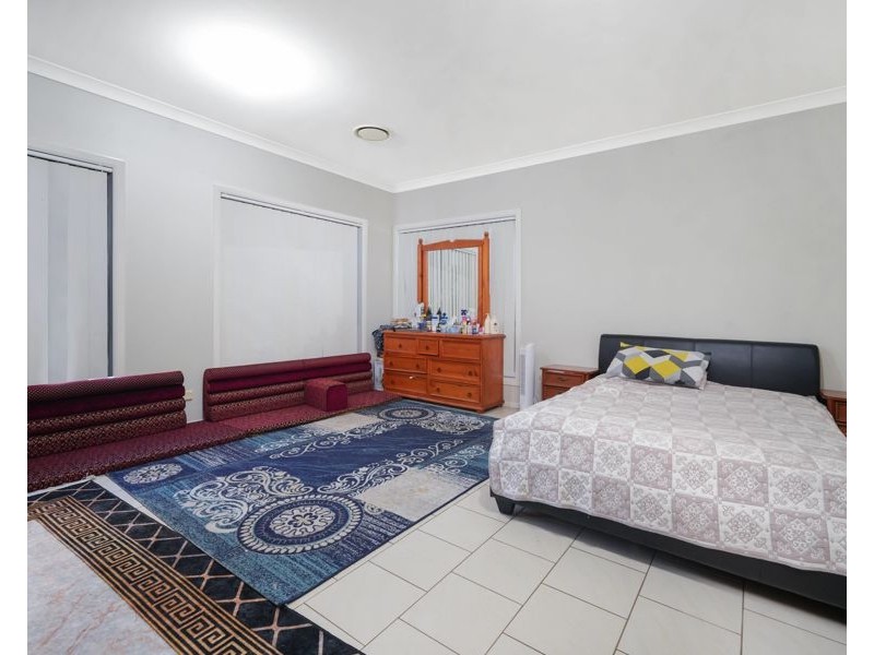 2A Rowe Avenue, Lurnea NSW 2170