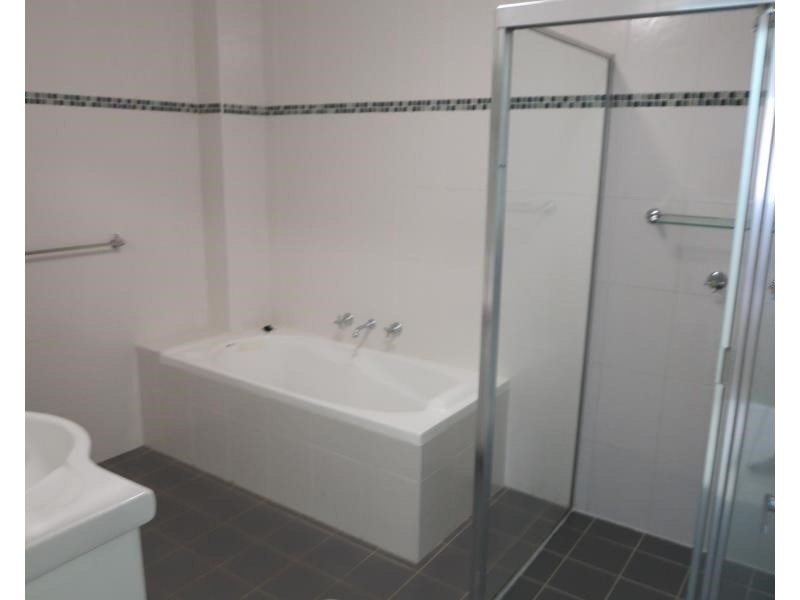 15/8-10 Browne Parade, Liverpool NSW 2170