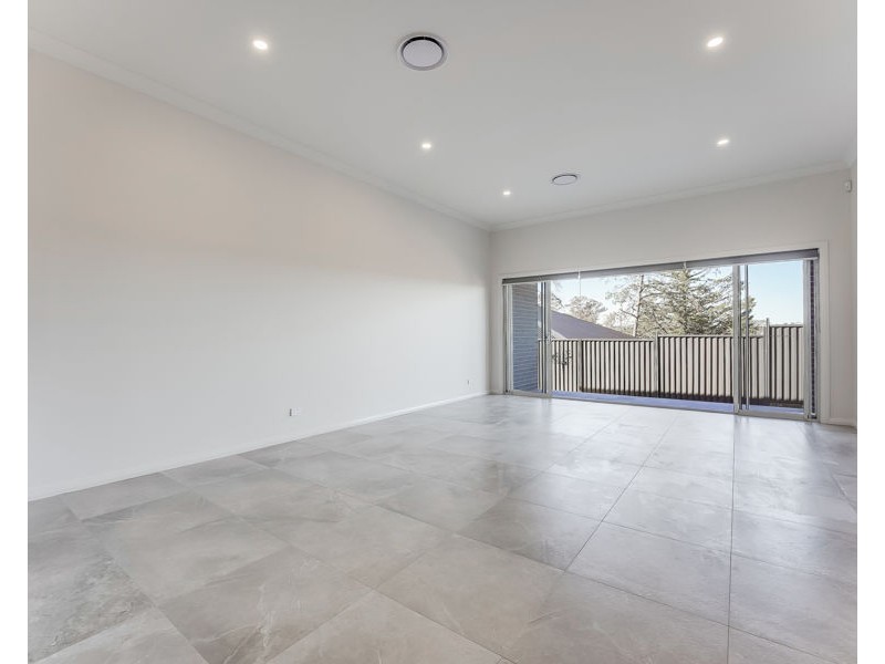 3 Dulcimere Street, Tahmoor NSW 2573