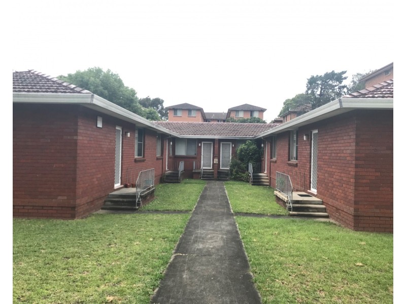 3/6 Drummond St, Warwick Farm NSW 2170