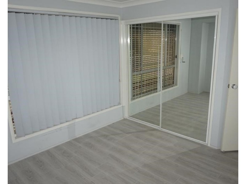 8 Tuross Cl, Prestons NSW 2170