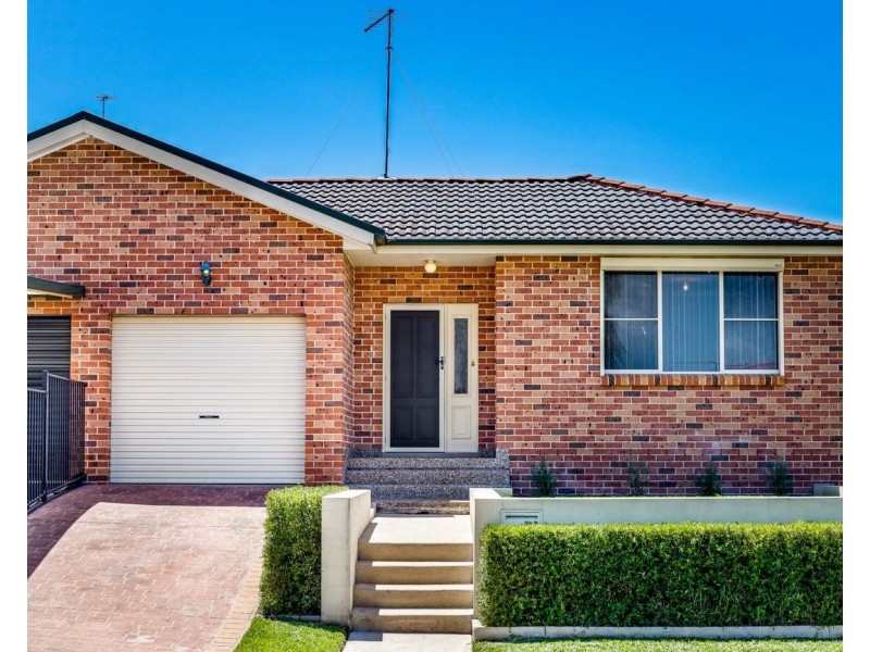 39B Lindeman Cres, Green Valley NSW 2168