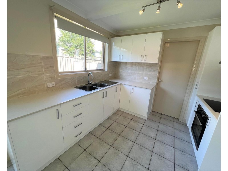 8/2 Calabro Ave, Lurnea NSW 2170