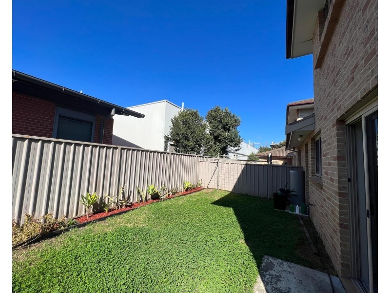 8/2 Calabro Ave, Lurnea NSW 2170