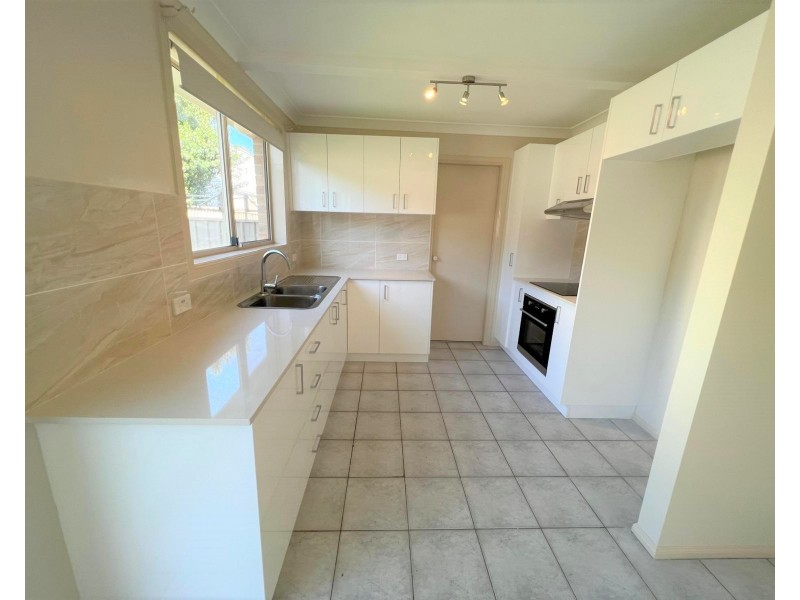 8/2 Calabro Ave, Lurnea NSW 2170