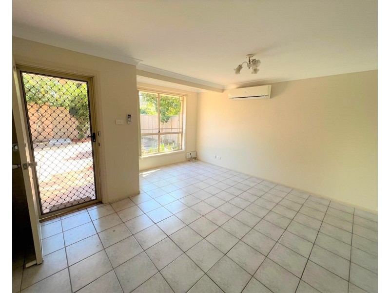 8/2 Calabro Ave, Lurnea NSW 2170