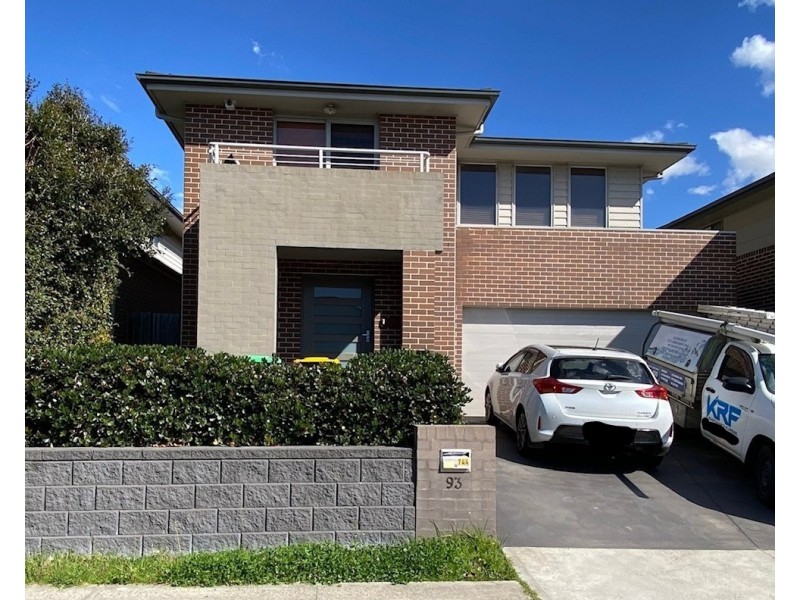 93 Diamond Hill Cct, Edmondson Park NSW 2174