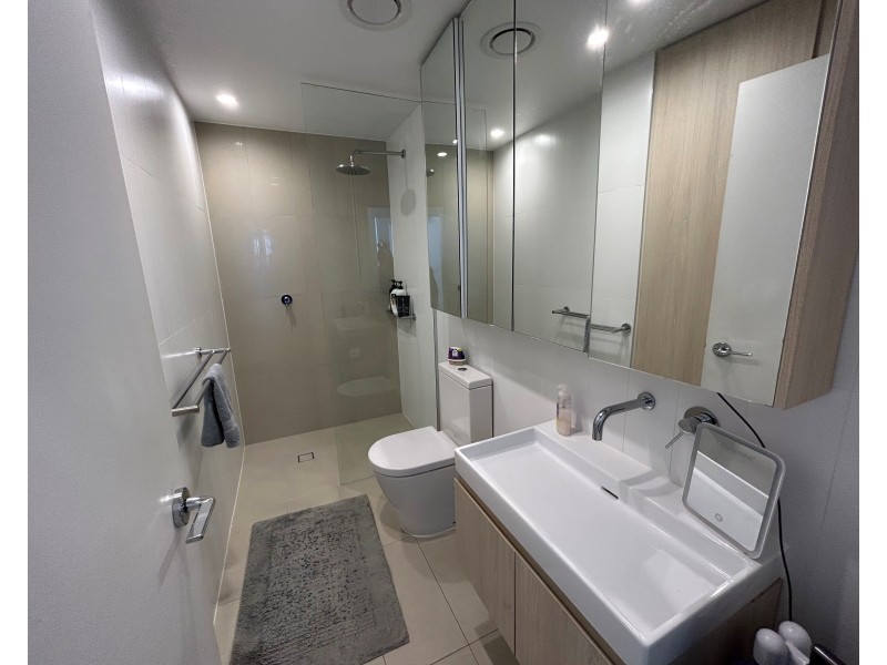 704/6b Atkinson St, Liverpool NSW 2170