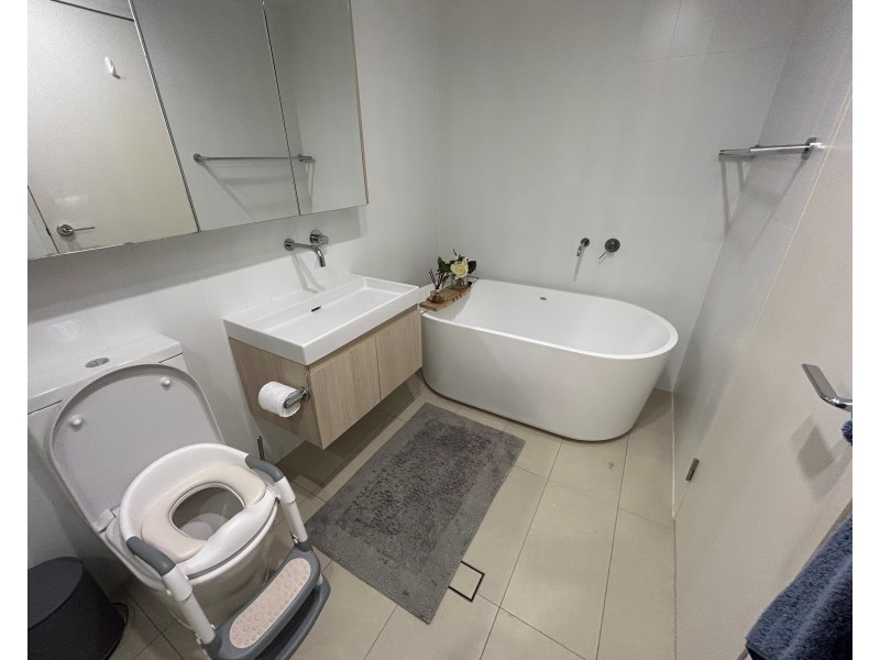 704/6b Atkinson St, Liverpool NSW 2170