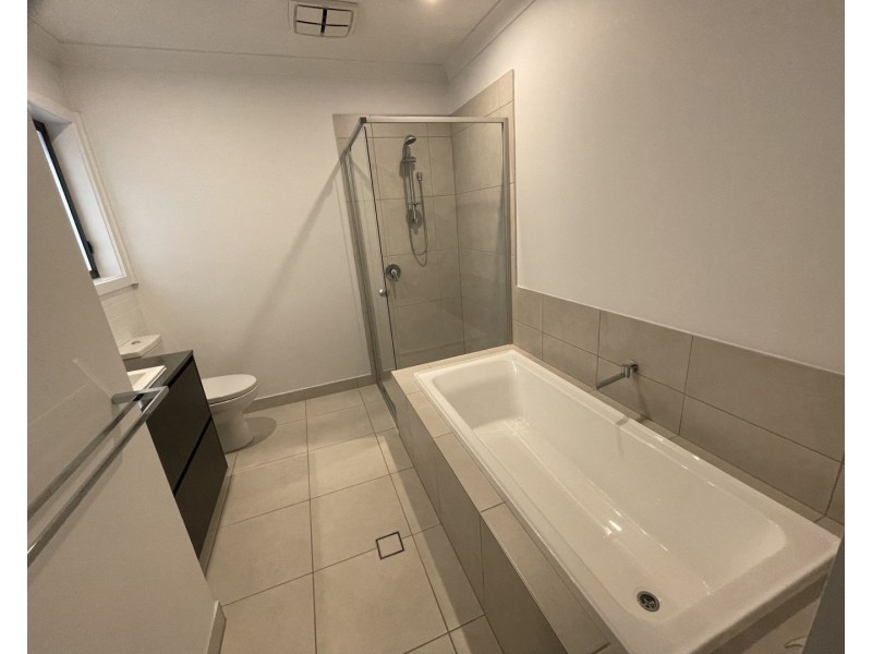 16 Giles Lane, Oran Park NSW 2570
