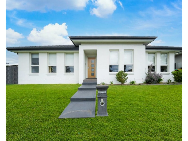37 Donovan Boulevard, Gregory Hills NSW 2557