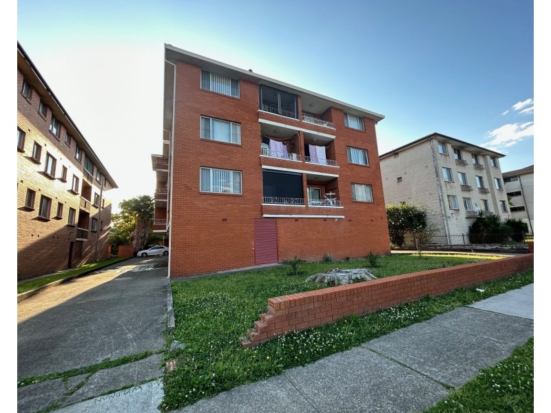 2/3 Hart St, Warwick Farm NSW 2170