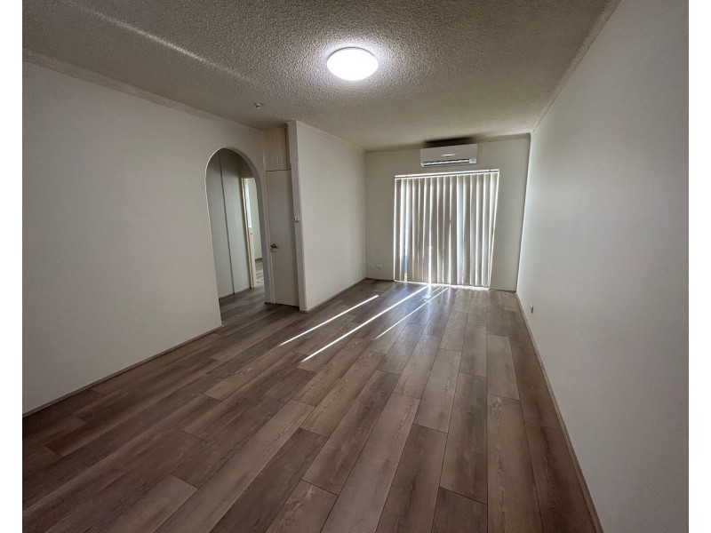 2/3 Hart St, Warwick Farm NSW 2170