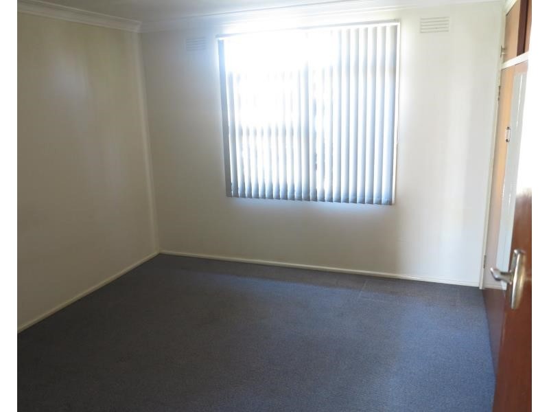 11 Calabro Ave, Lurnea NSW 2170