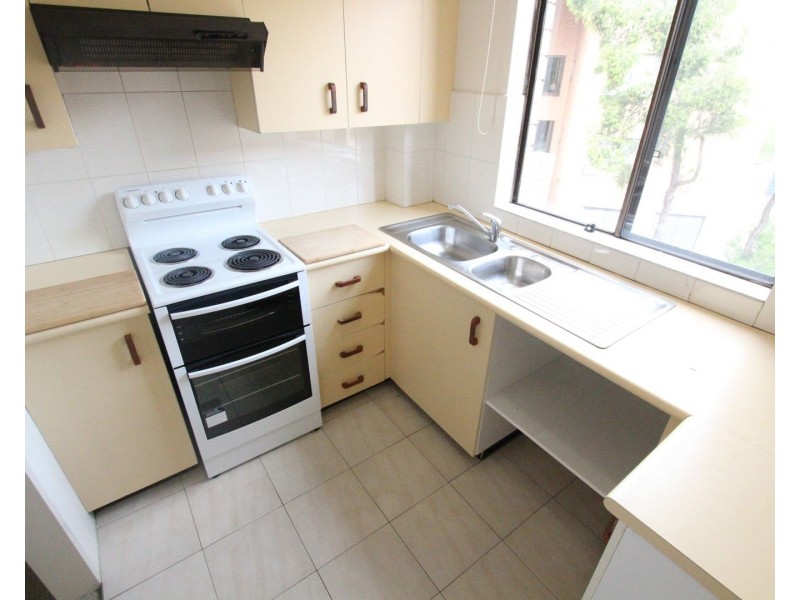 20/5 Griffiths St, Blacktown NSW 2148