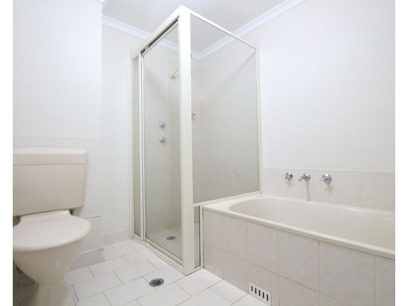 20/5 Griffiths St, Blacktown NSW 2148