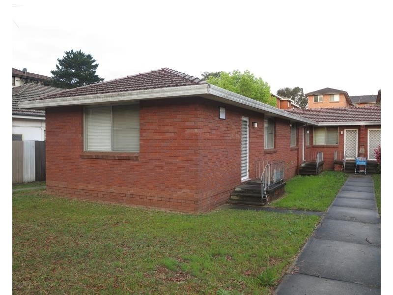 1/6 Drummond St, Warwick Farm NSW 2170