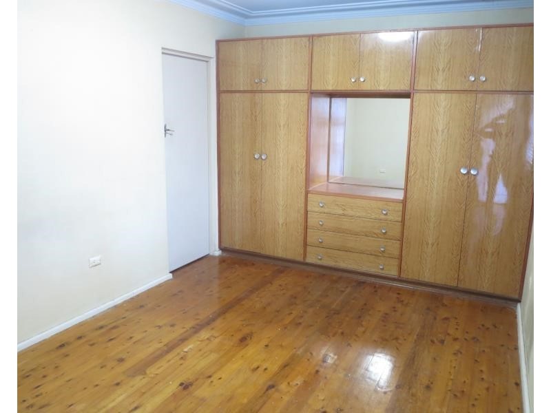 1/6 Drummond St, Warwick Farm NSW 2170