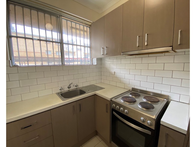 2/120 Moore St, Liverpool NSW 2170