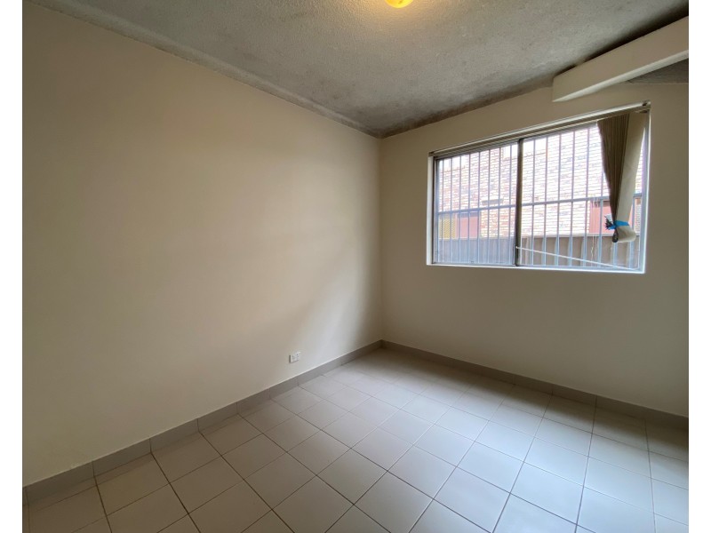 2/120 Moore St, Liverpool NSW 2170