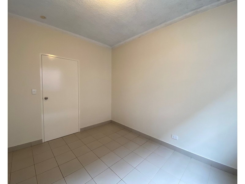 2/120 Moore St, Liverpool NSW 2170