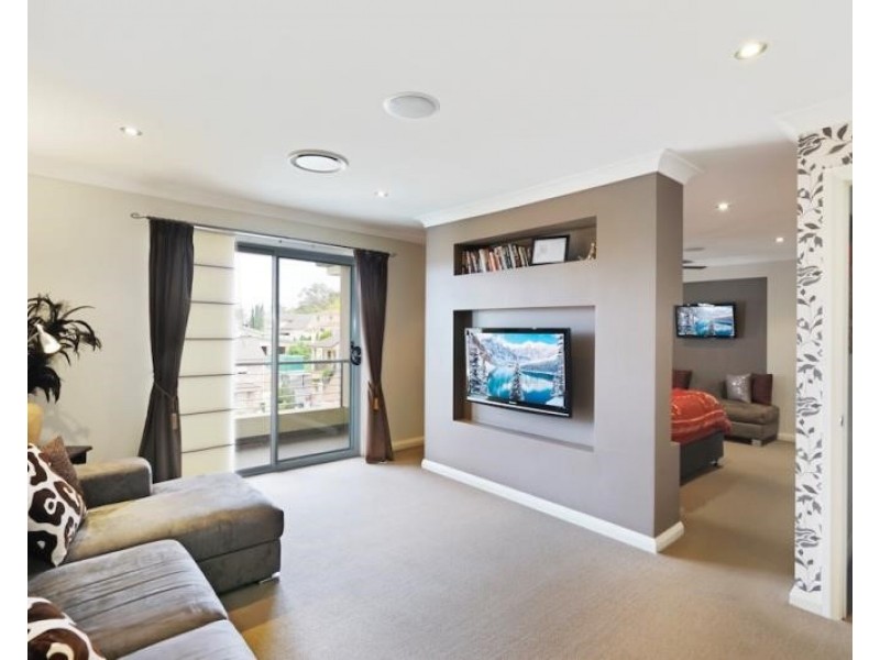 11 Gentle Cl, Casula NSW 2170