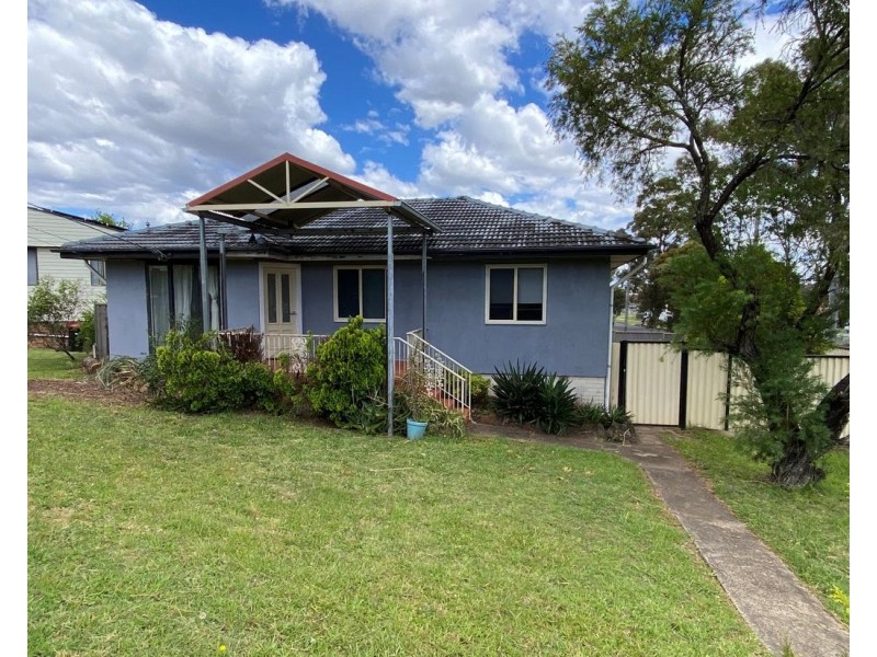 8 Friesian St, Busby NSW 2168