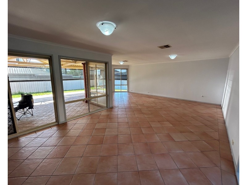 34 Cartier Cres, Green Valley NSW 2168