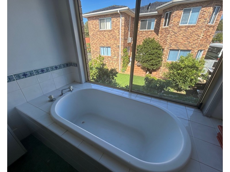 34 Cartier Cres, Green Valley NSW 2168