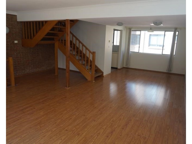 2/3 Atkinson St, Liverpool NSW 2170