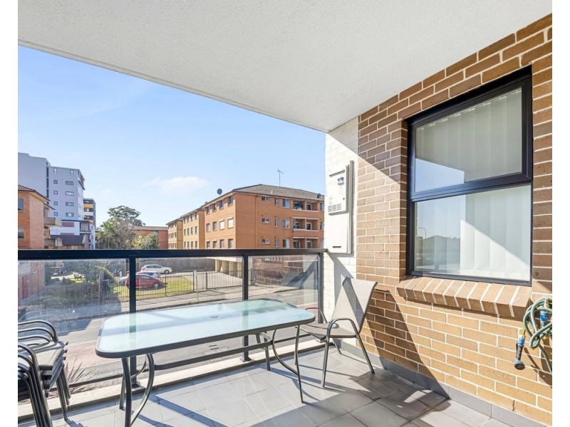 2/128 Moore St, Liverpool NSW 2170