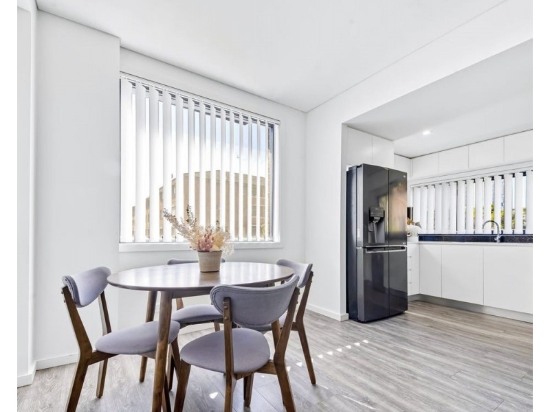 2/128 Moore St, Liverpool NSW 2170