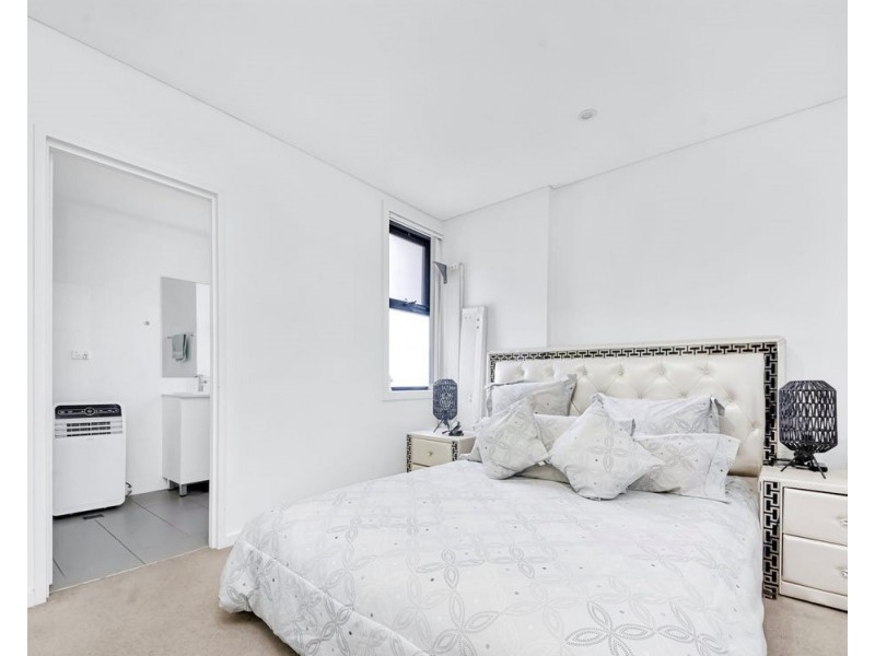2/128 Moore St, Liverpool NSW 2170