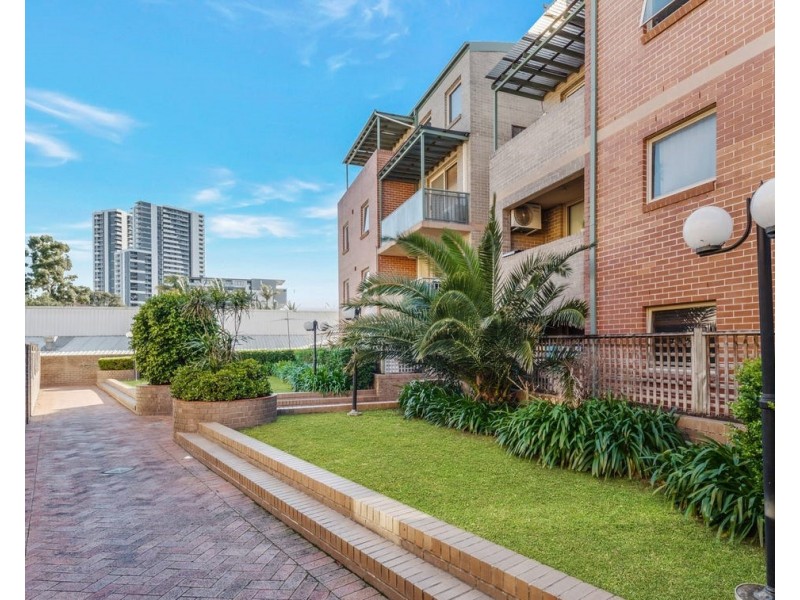 32/100 Terminus St, Liverpool NSW 2170