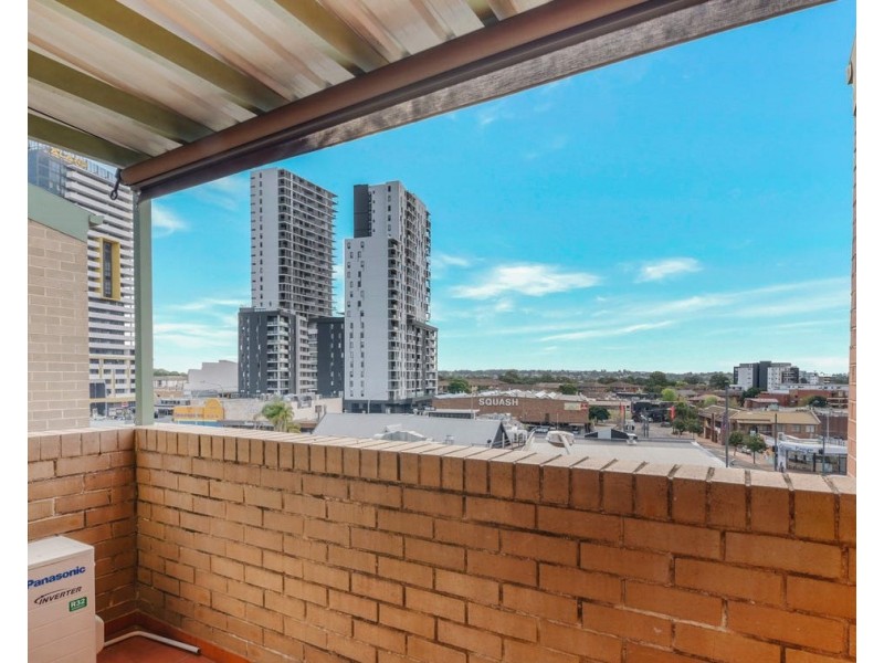 32/100 Terminus St, Liverpool NSW 2170