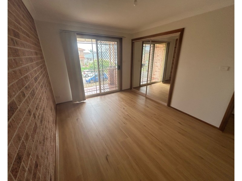 1/15 Eva Place, Green Valley NSW 2168