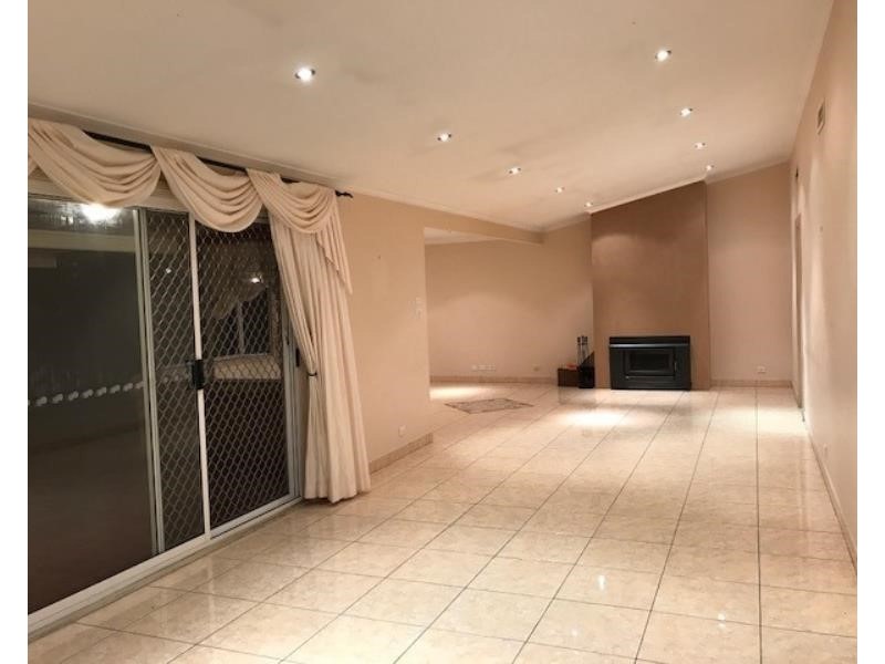 2 Hickey Cl, Abbotsbury NSW 2176