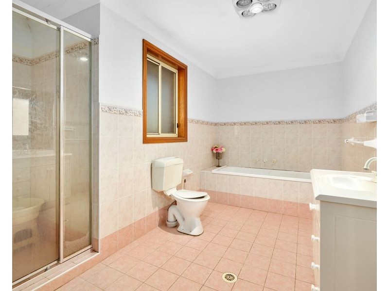 8 Althorpe Drive, Green Valley NSW 2168