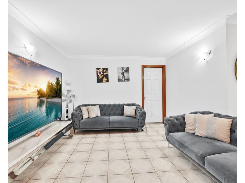 8 Althorpe Drive, Green Valley NSW 2168