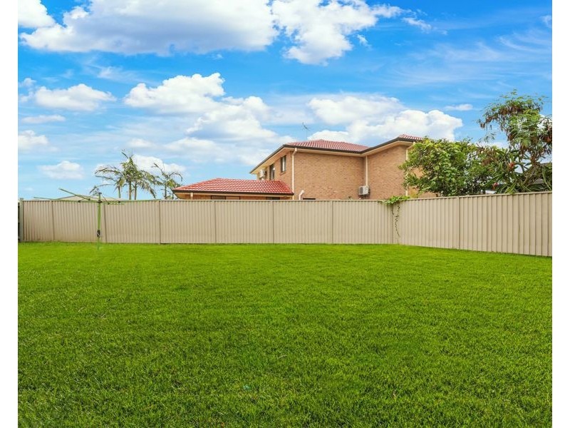 8 Althorpe Drive, Green Valley NSW 2168