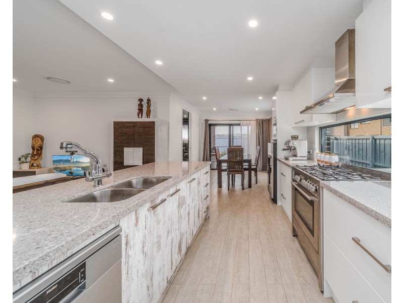108 Macksville St, Carnes Hill NSW 2171