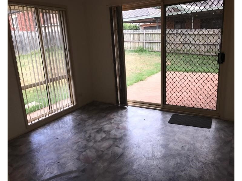 16 Bunroy St, Horningsea Park NSW 2171