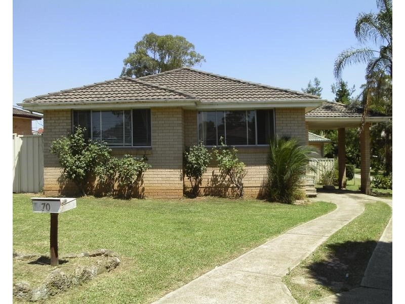 70 Oliveri Cres, Green Valley NSW 2168